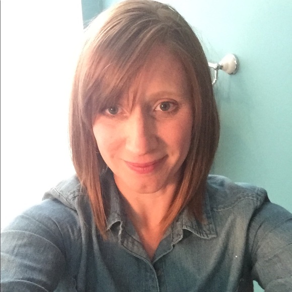 Meet your Posher, Lori - Picture 1 of 1